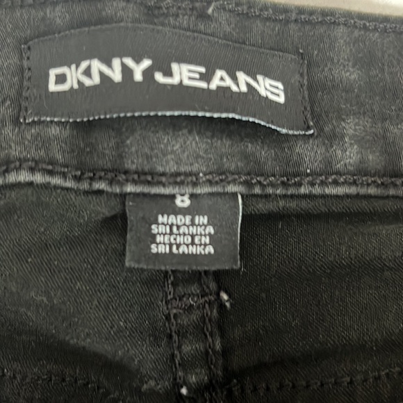 SOLD - DKNY Ladies' Bermuda Short **DO NOT BUY** - Picture 9 of 9